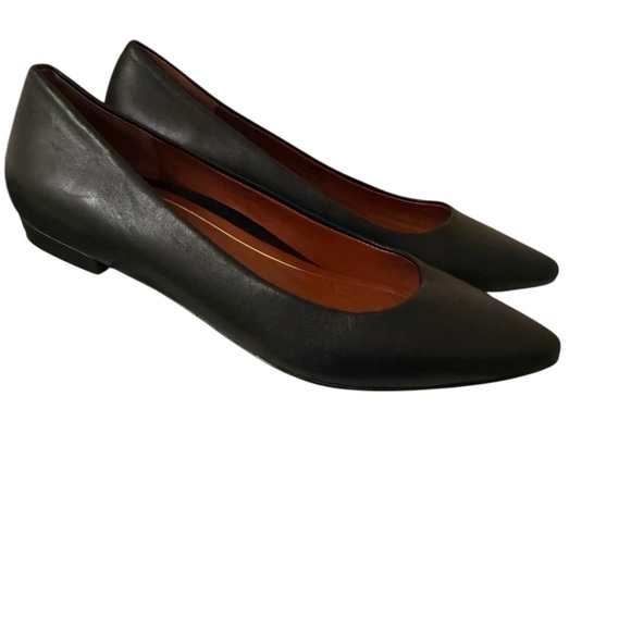 Vionic Black Heels Sleek and Professional - Picture 1 of 10